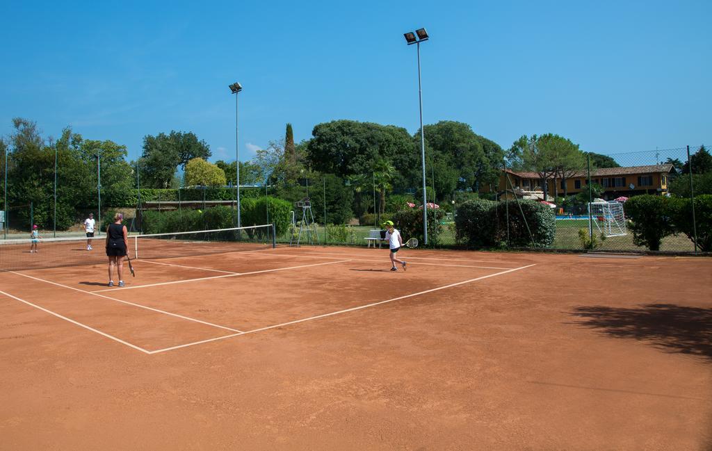 Camping La Rocca Manerba del Garda Exteriör bild