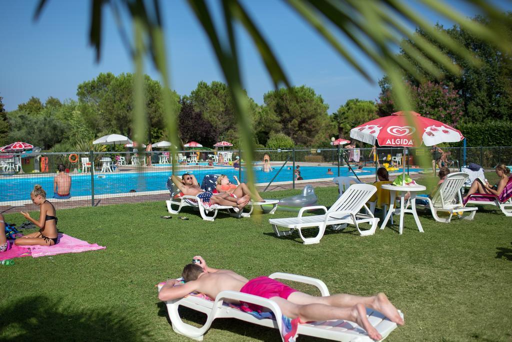 Camping La Rocca Manerba del Garda Exteriör bild